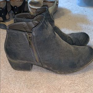 Dunes Low Wedge Booties (women’s size 7.5)